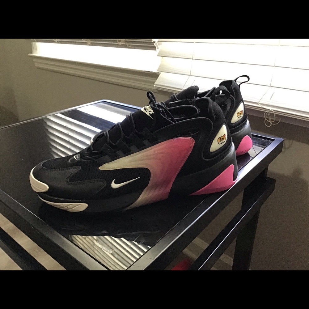 Women’s Nike zoom athletic shoes